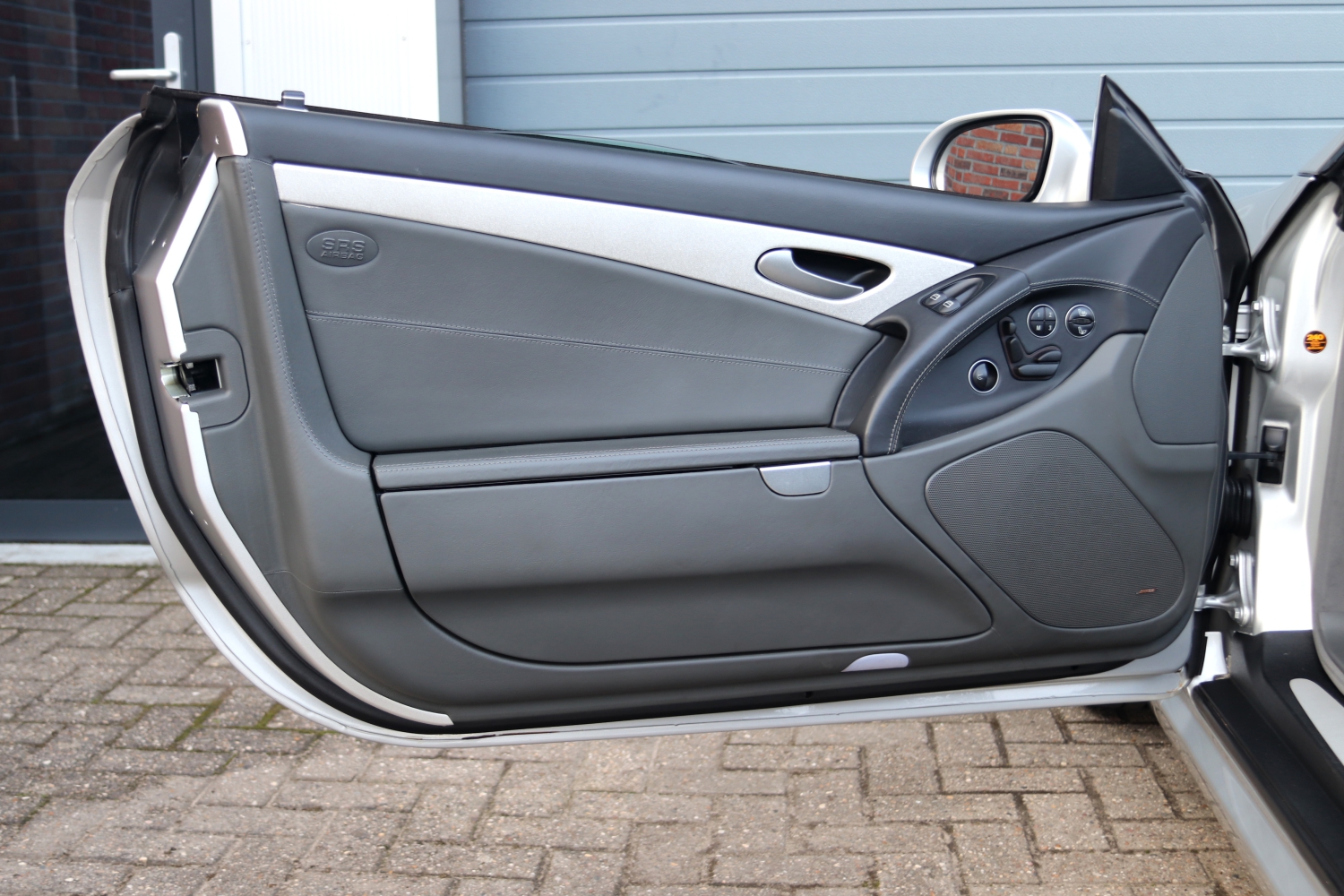 Mercedes-Benz-SL55-AMG-R230-2003-GP977Z-037.JPG