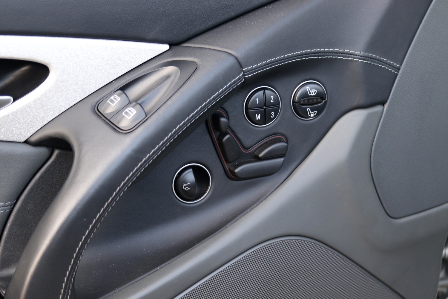 Mercedes-Benz-SL55-AMG-R230-2003-GP977Z-046.JPG