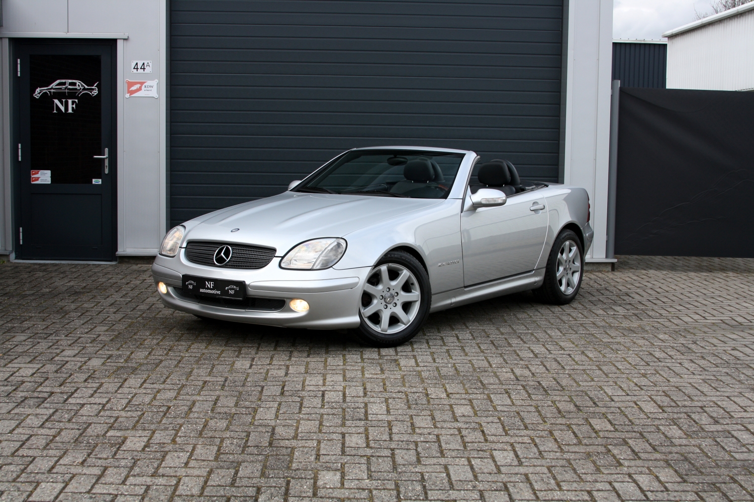 Mercedes-Benz-SLK200-R170-2000-001.JPG