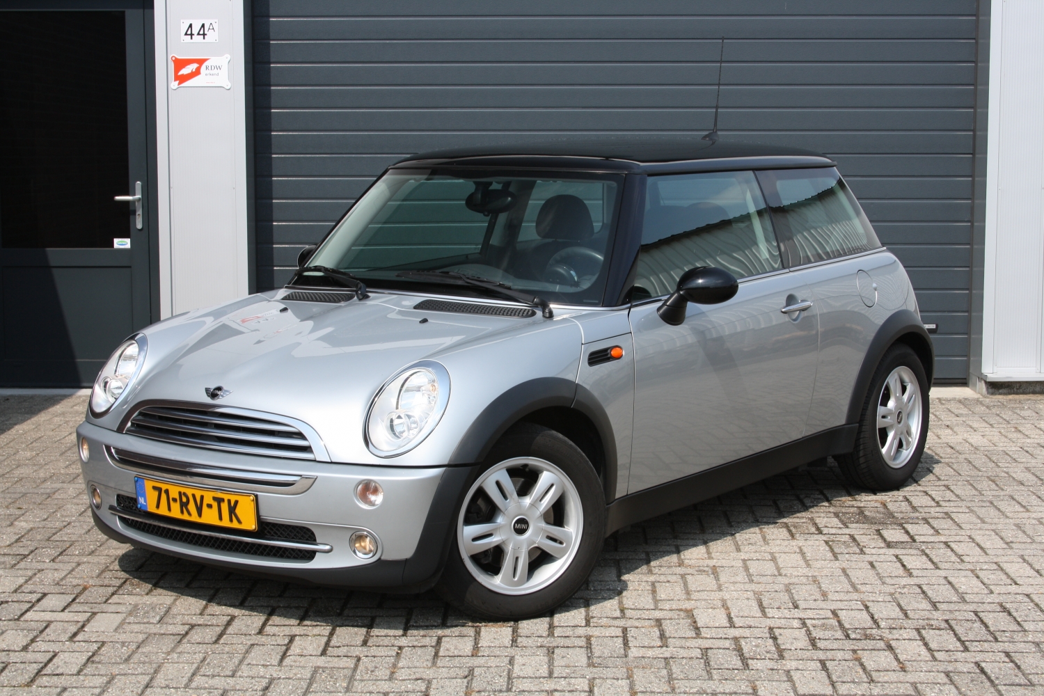 Mini-Cooper-1.6-Chili-006.JPG