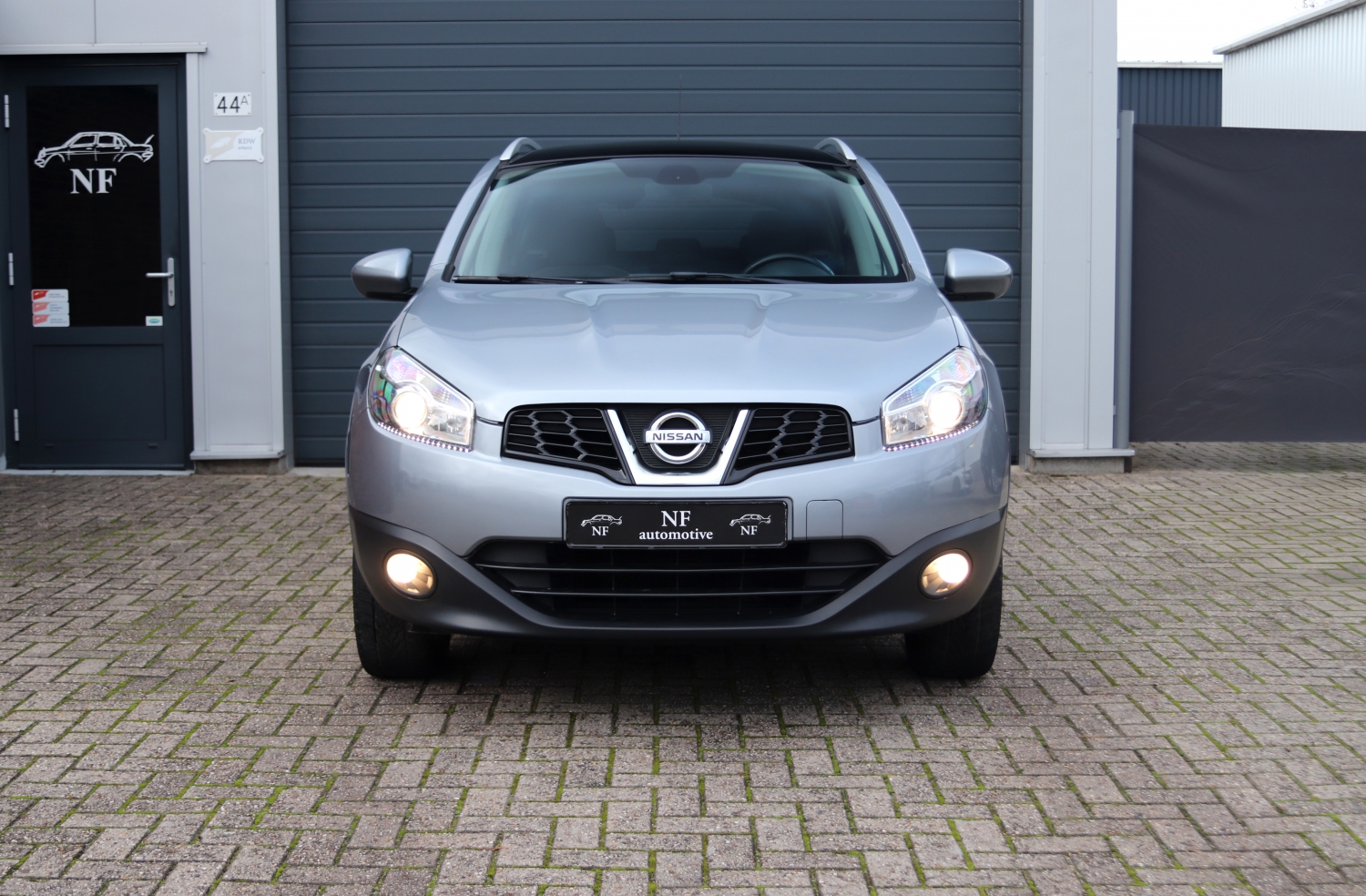 Nissan-Qashqai-16-2012-31TXF6-002.JPG