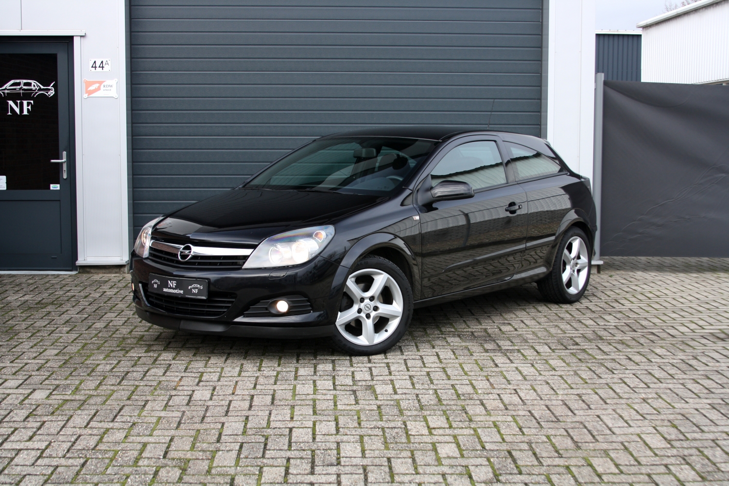 Opel-Astra-GTC-1.6-2005-006.JPG