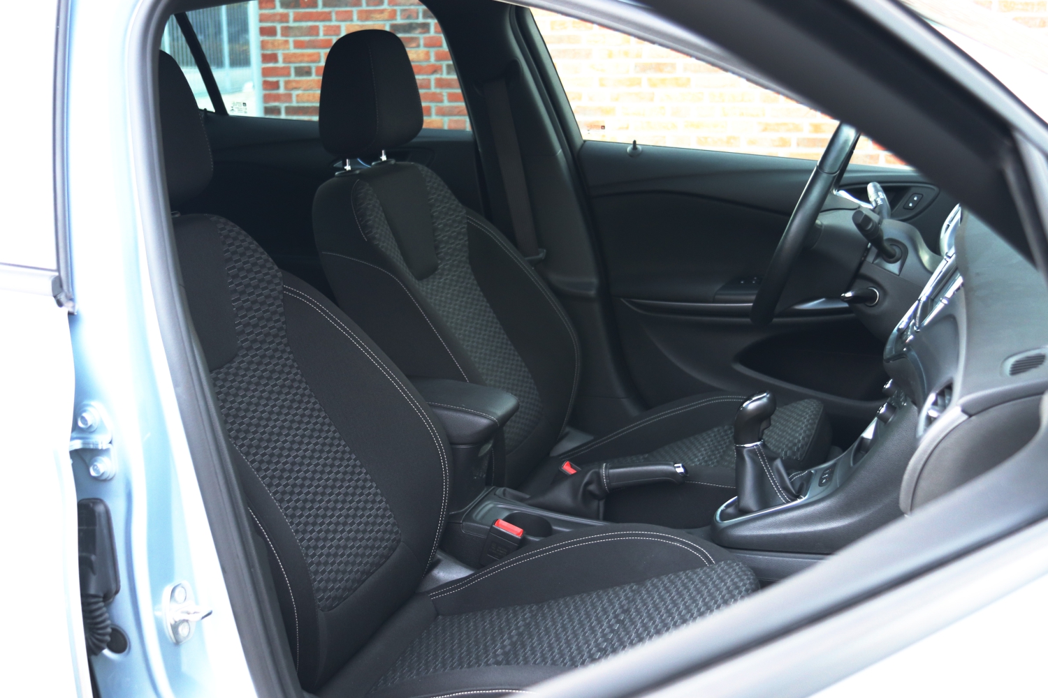 Opel-Astra-K-2016-G427LG-037.JPG