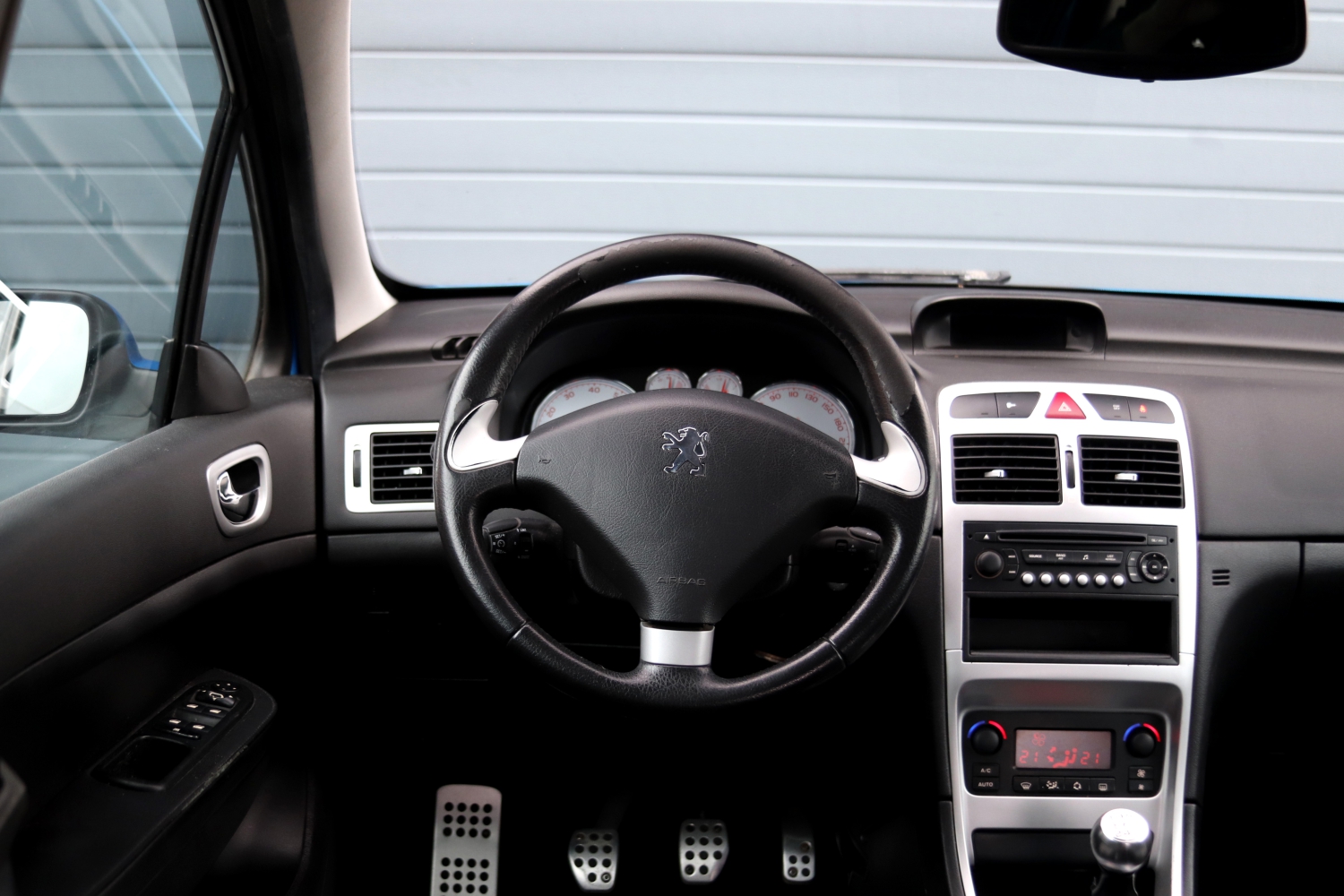 Peugeot-307-XSi-2006-35SHKD-029.JPG