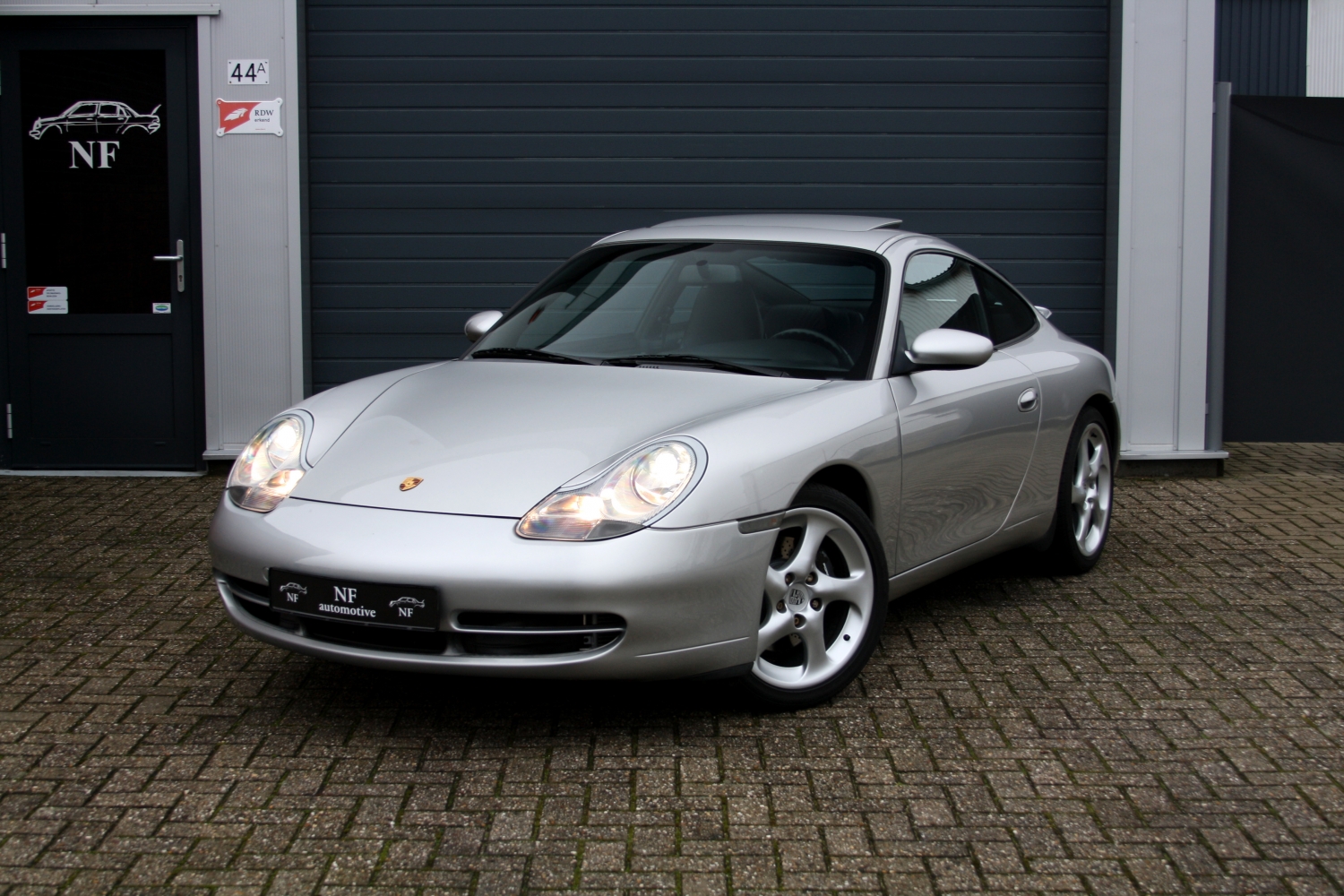 Porsche-911-996-C2-1998-013.JPG