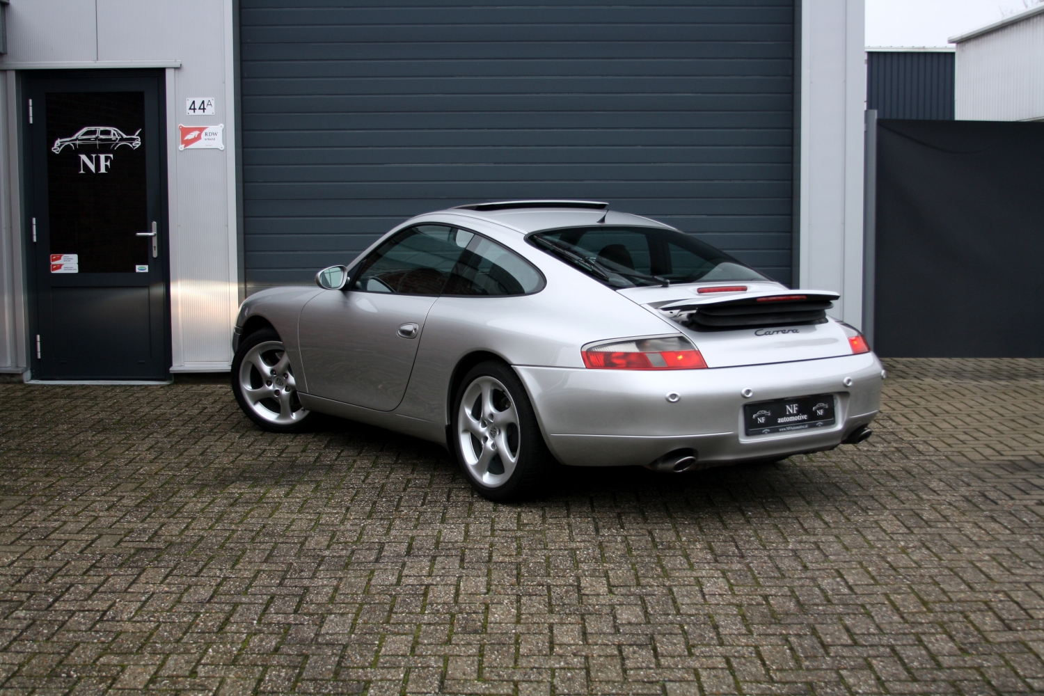 Porsche-911-996-C2-1998-018.JPG