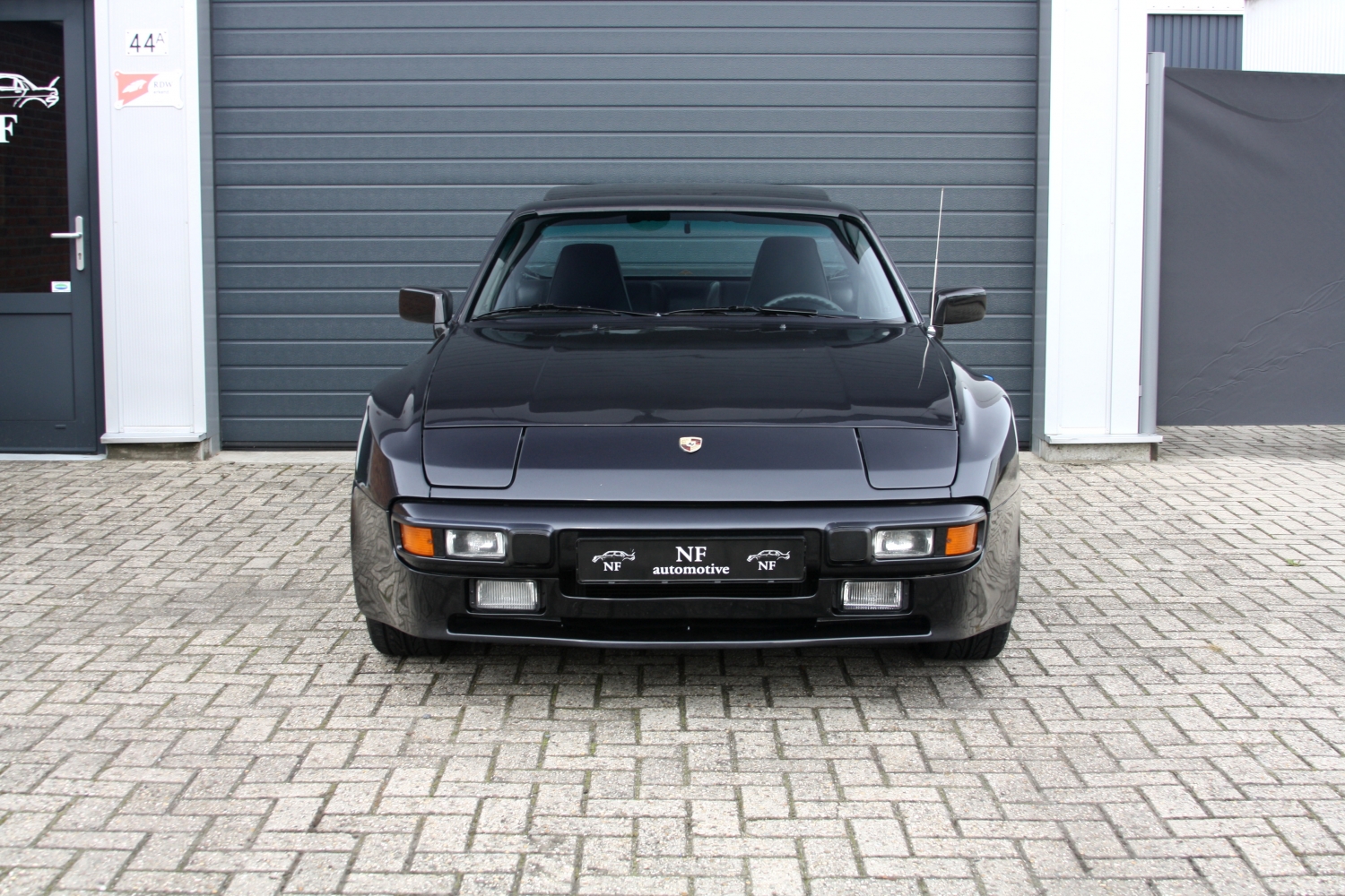 Porsche-944-1983-004.JPG