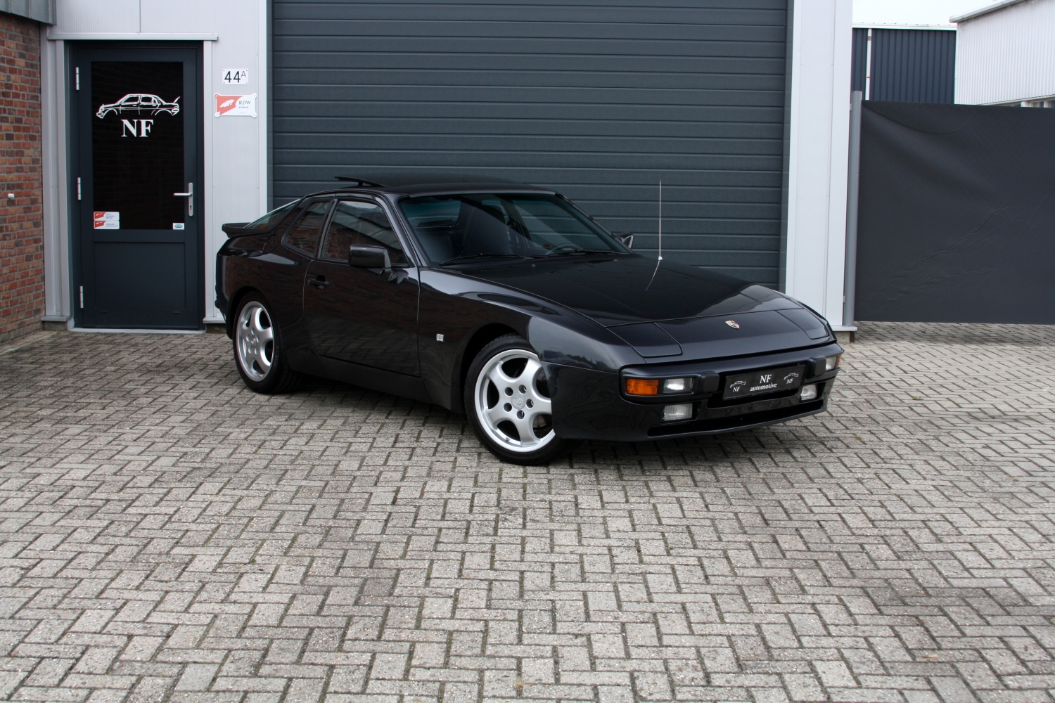 Porsche-944-1983-015.JPG