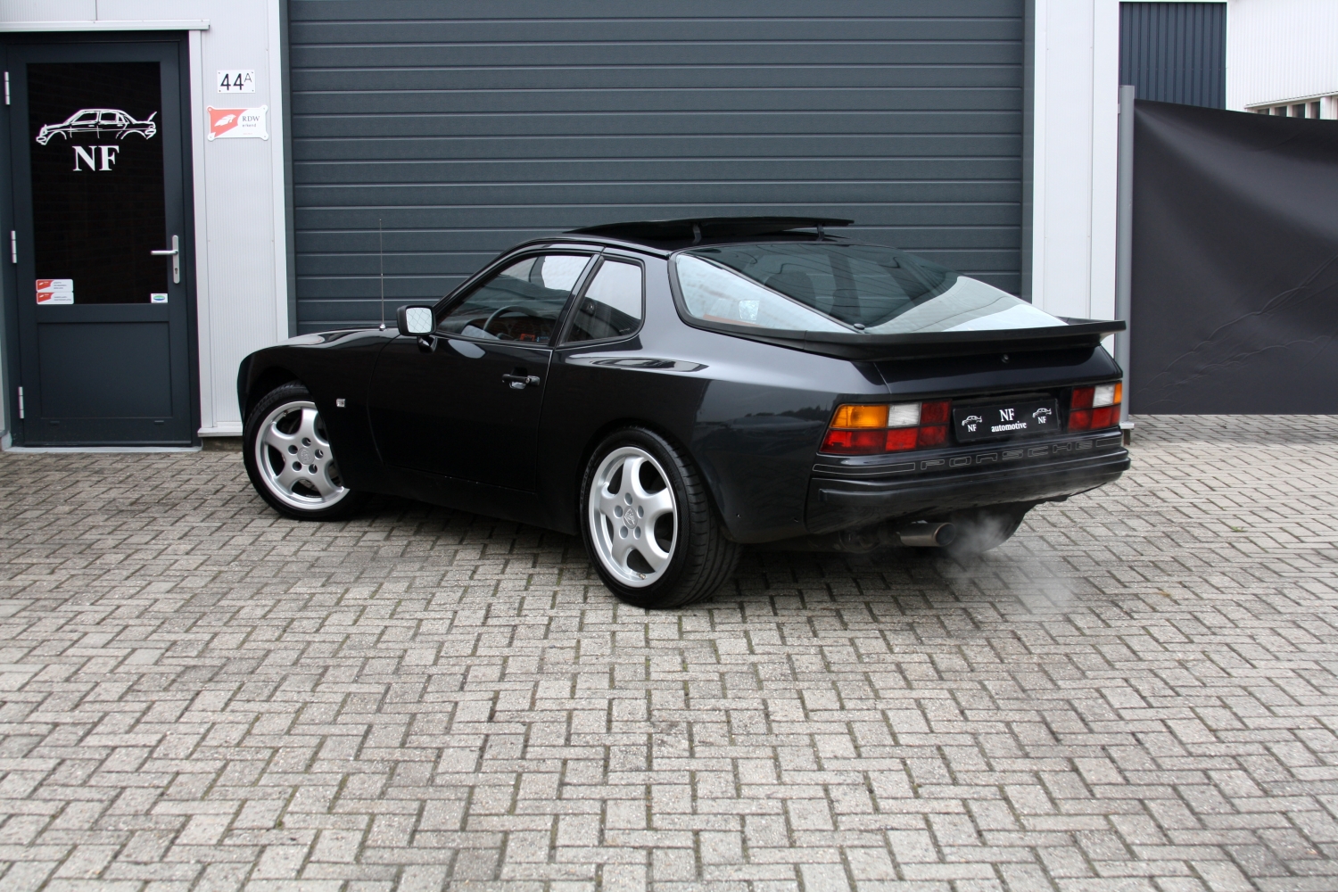 Porsche-944-1983-018.JPG