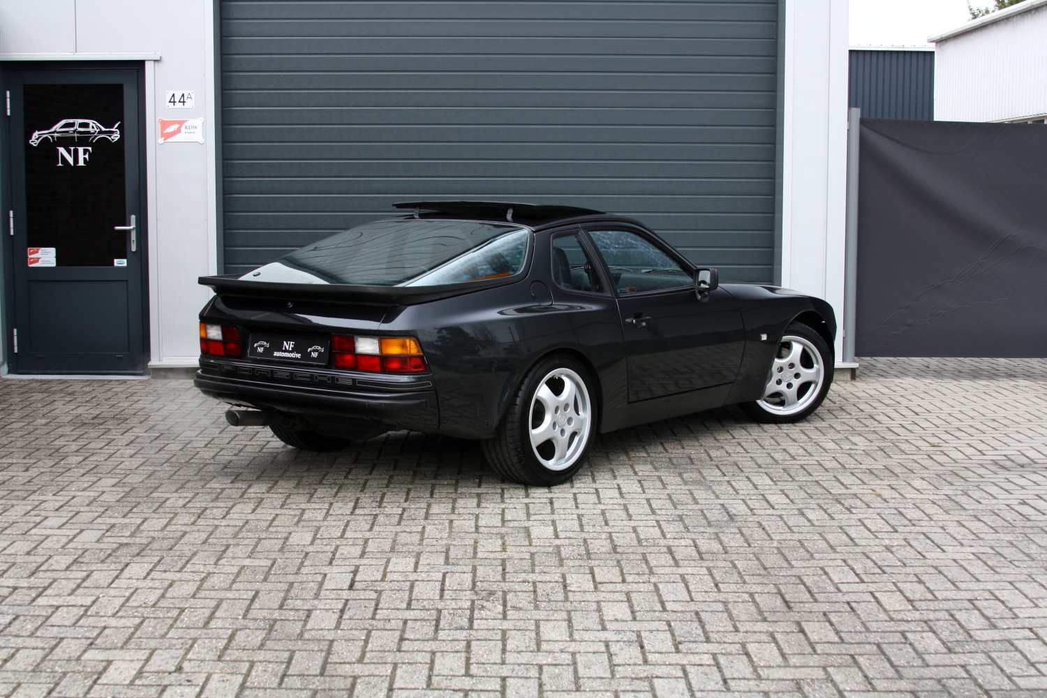 Porsche-944-1983-022.JPG