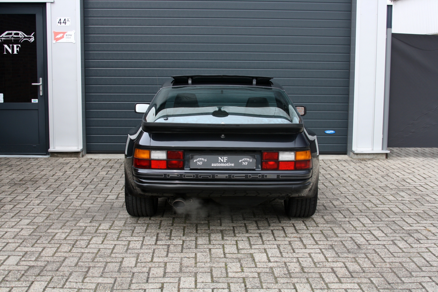 Porsche-944-1983-025.JPG