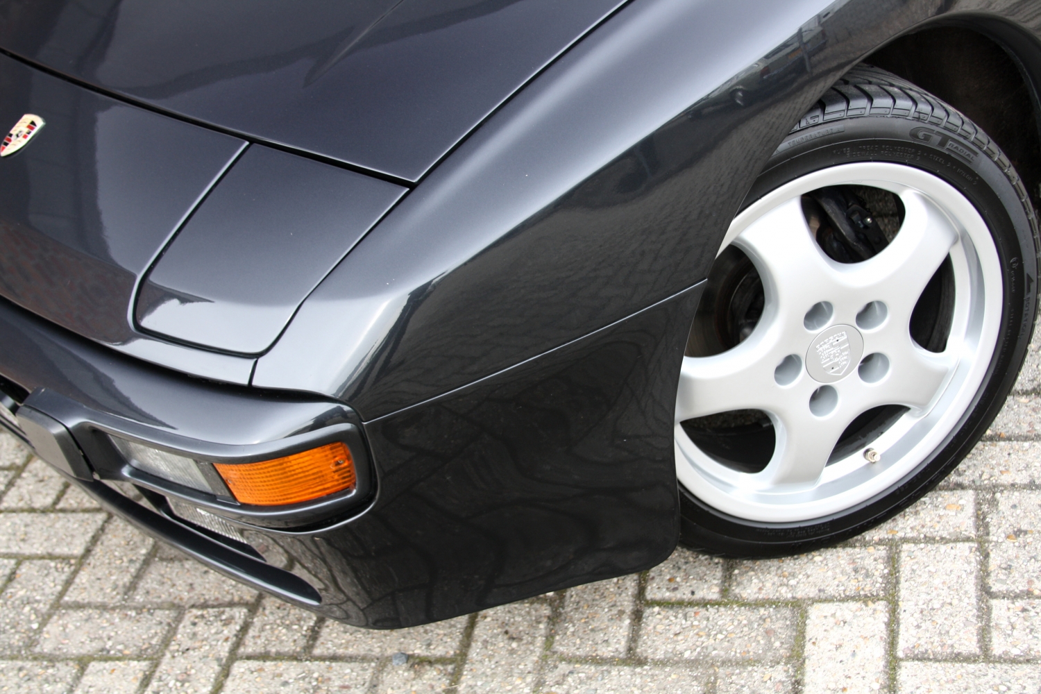 Porsche-944-1983-076.JPG