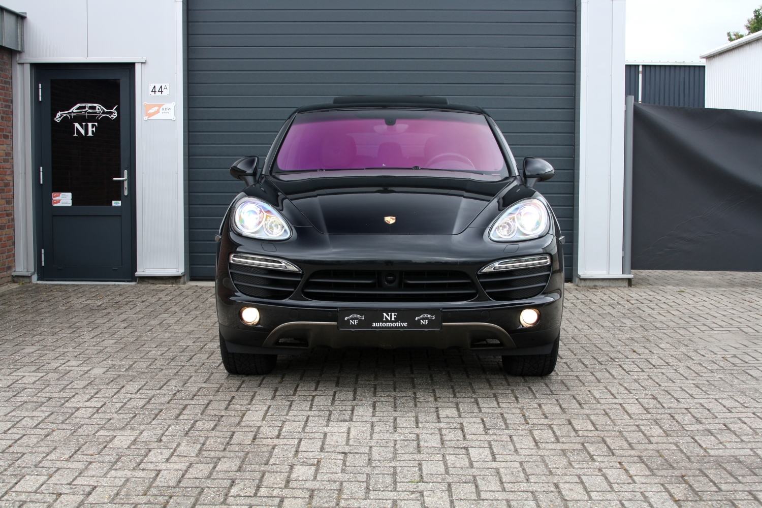 Porsche-Cayenne-S-2011-47SLH8-0010.JPG