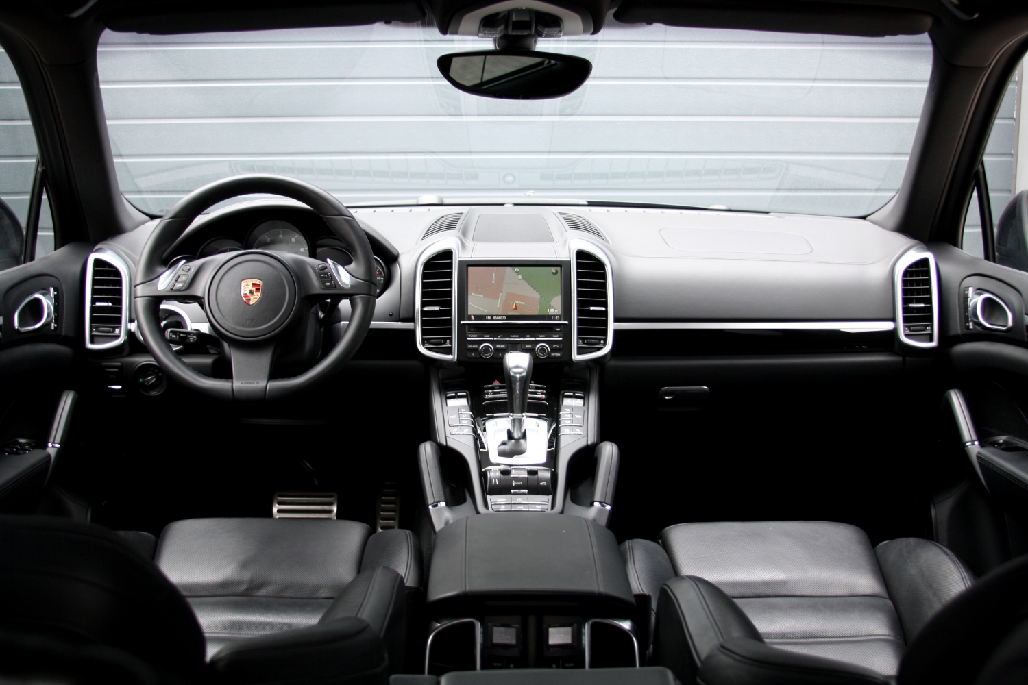 Porsche-Cayenne-S-2011-47SLH8-029.JPG