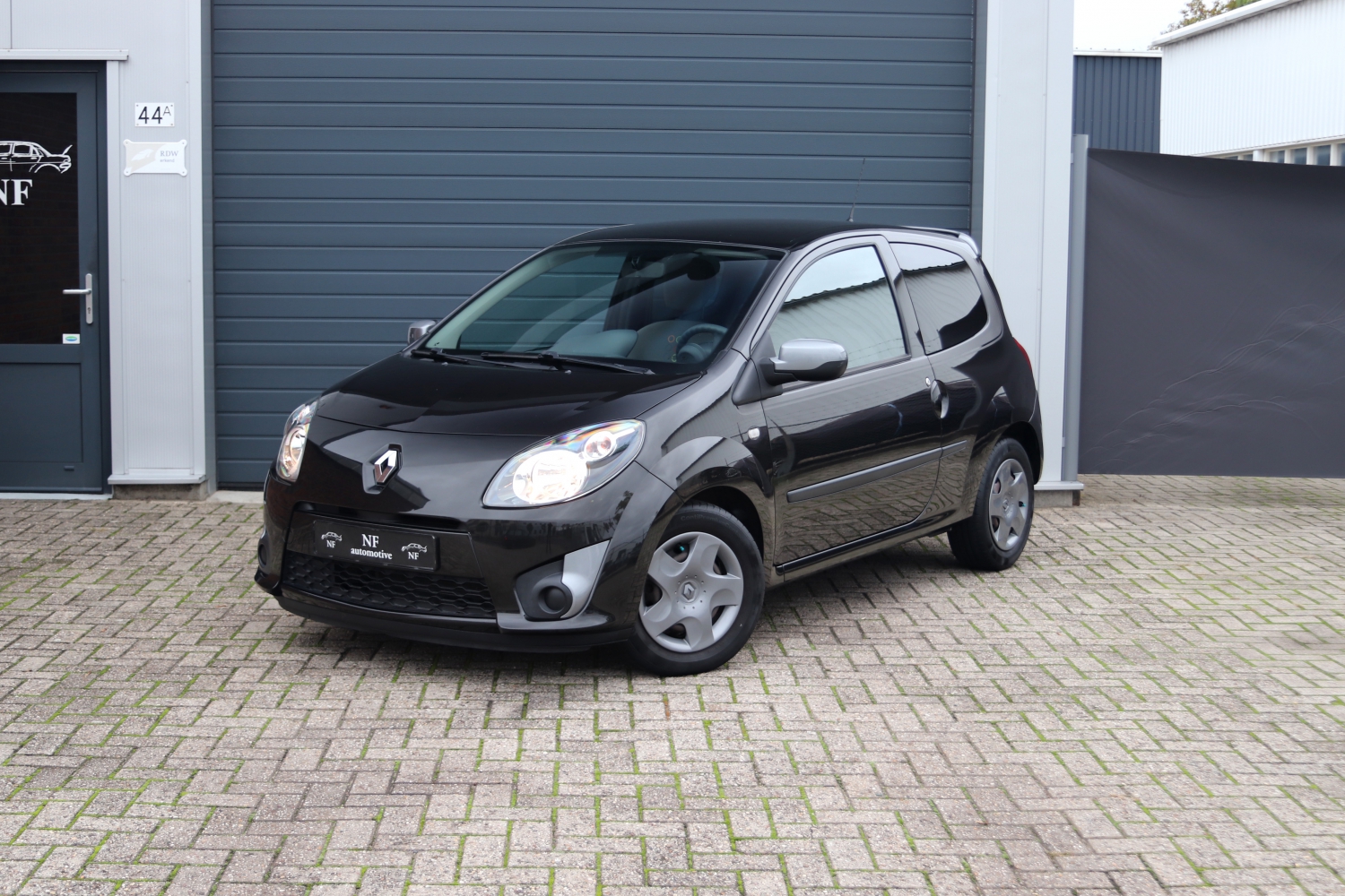 Renault-Twingo-00RBX7-001.JPG