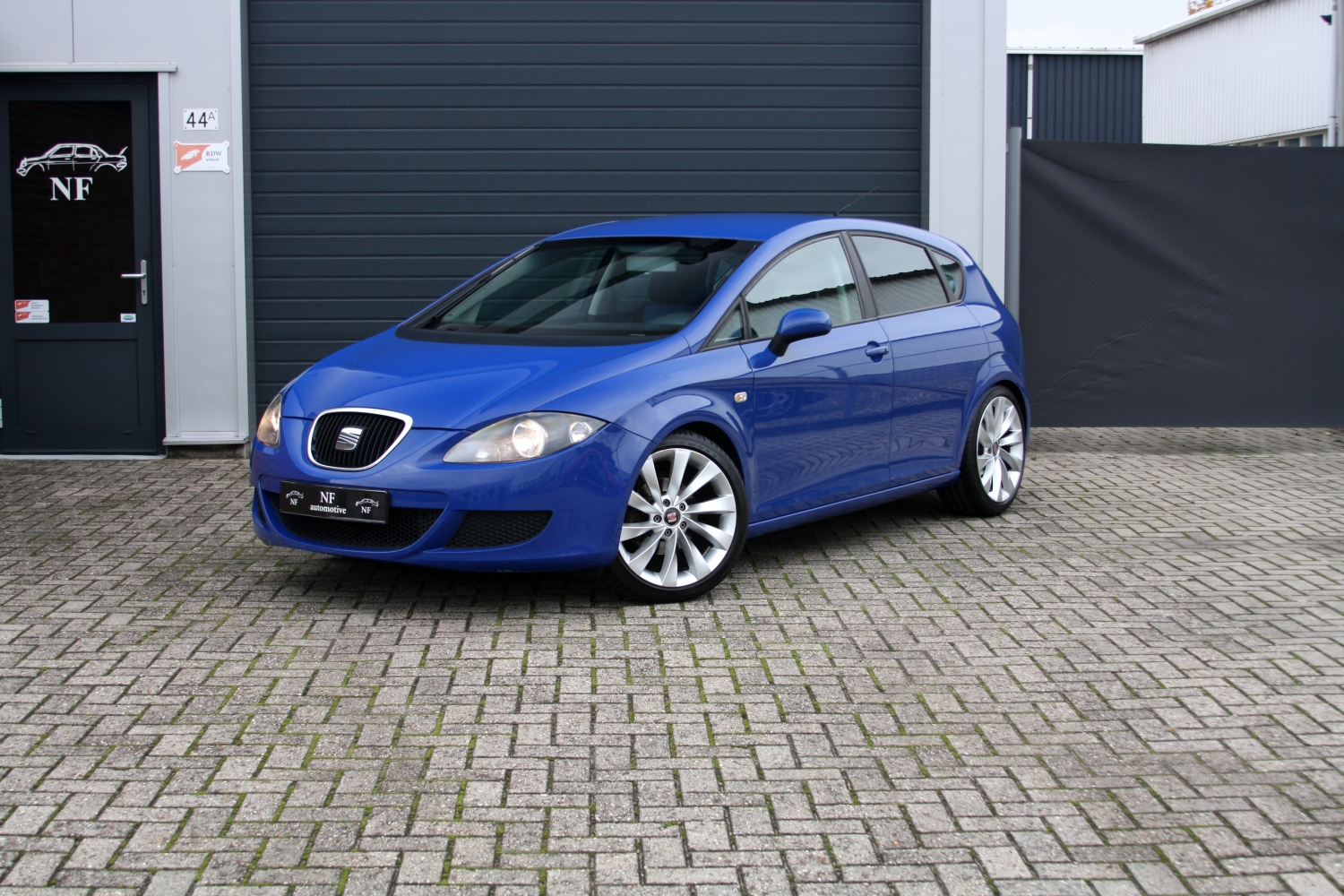 Seat-Leon-19TDI-2006-003.JPG