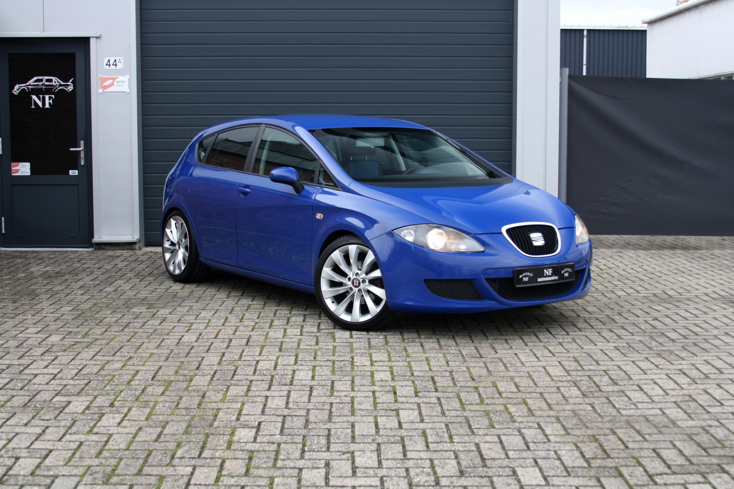 Seat-Leon-19TDI-2006-007.JPG