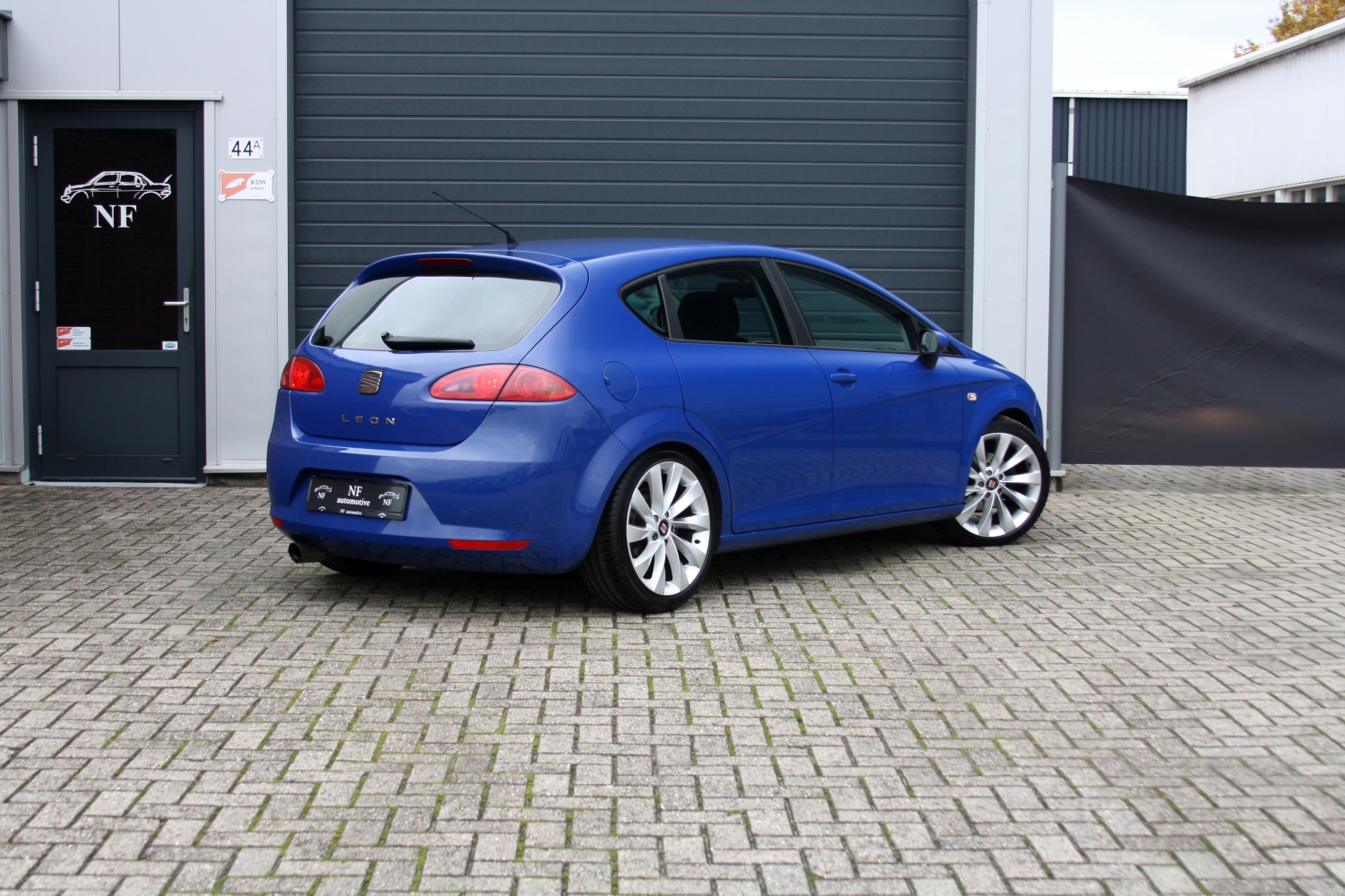 Seat-Leon-19TDI-2006-013.JPG