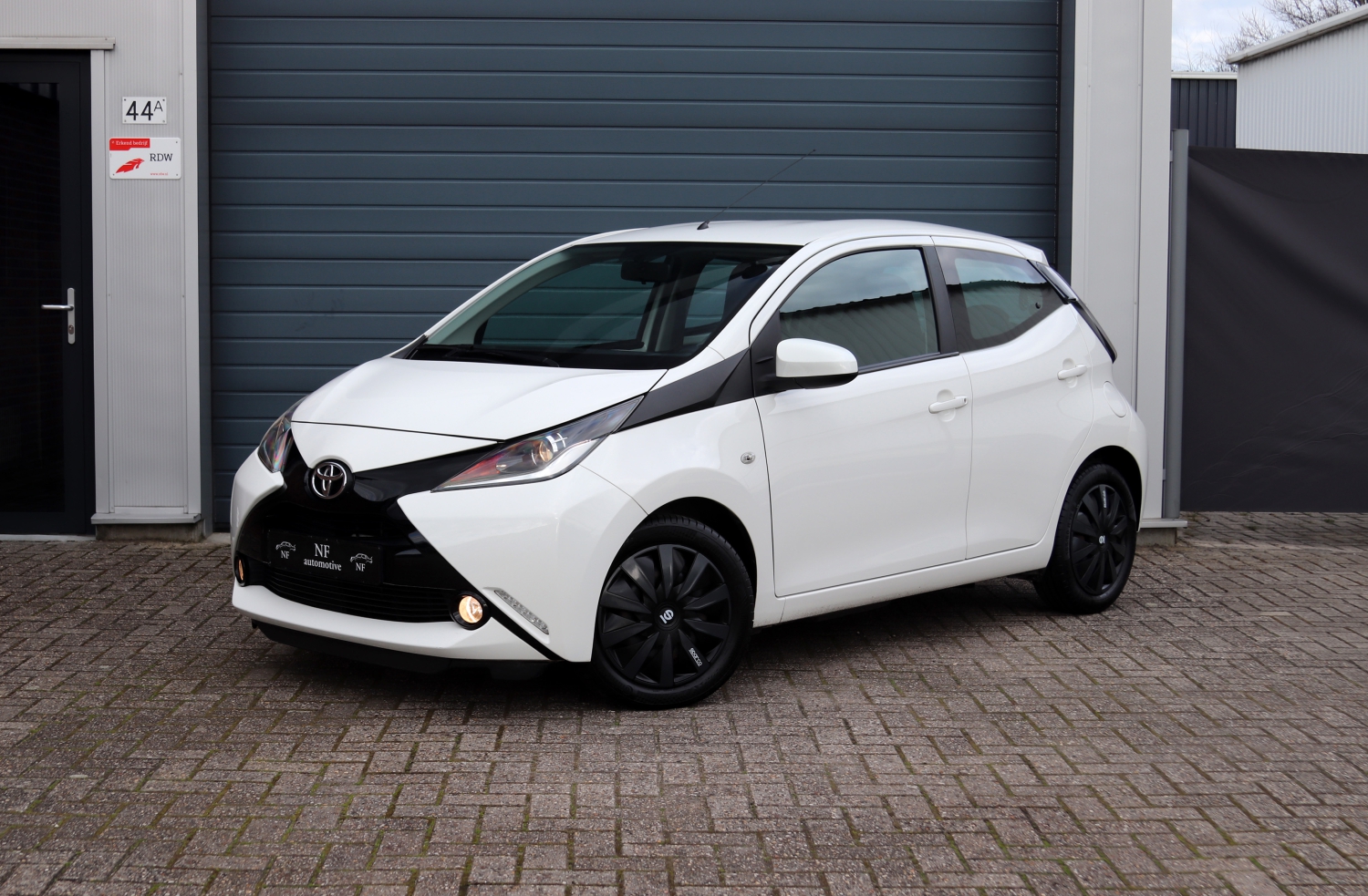 Toyota-Aygo-10VVTi-JT997T-2016-001.JPG