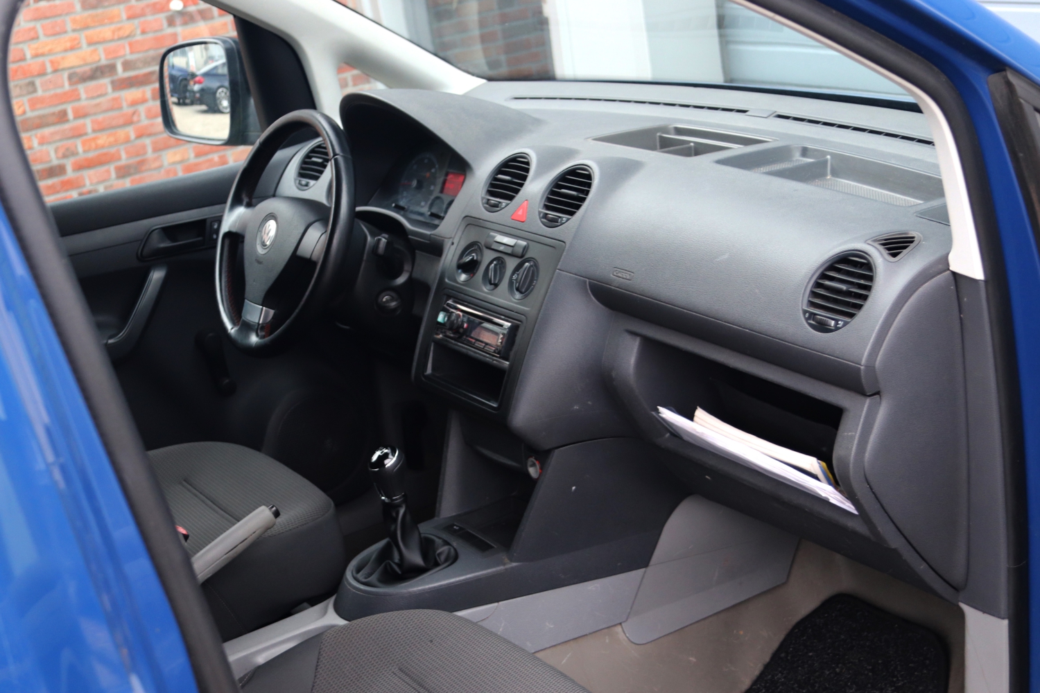 Volkswagen-Caddy-19TDI-2004-33BPRR-007.JPG