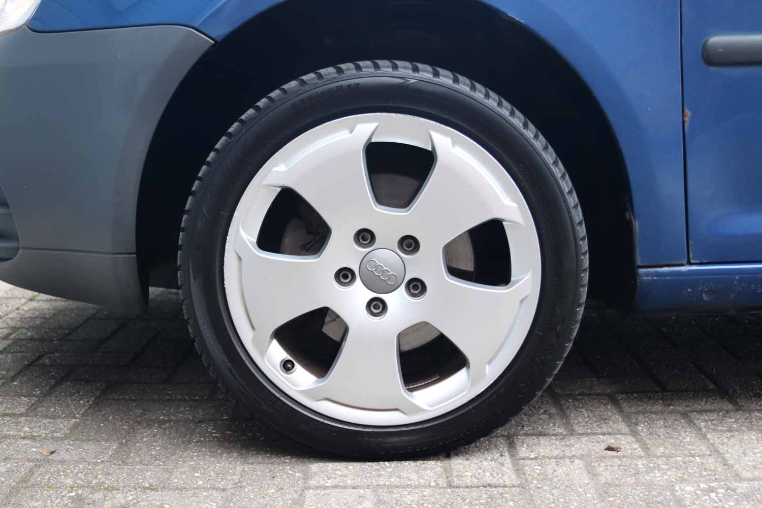 Volkswagen-Caddy-19TDI-2004-33BPRR-016.JPG