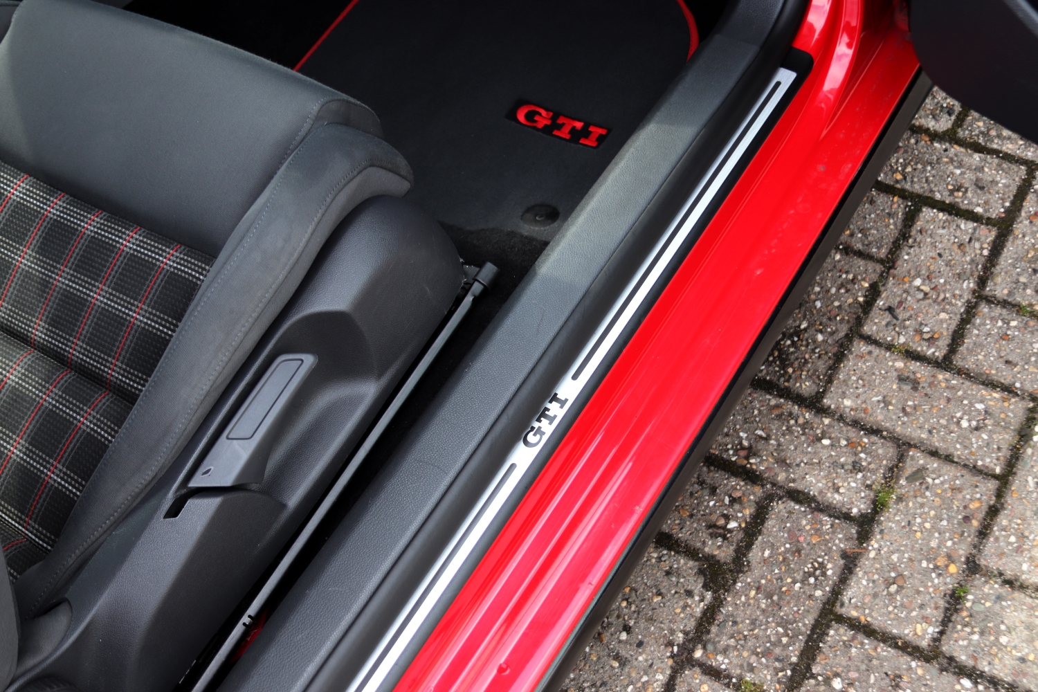 Volkswagen-Golf-V-GTI-2007-99XZNF-013.JPG