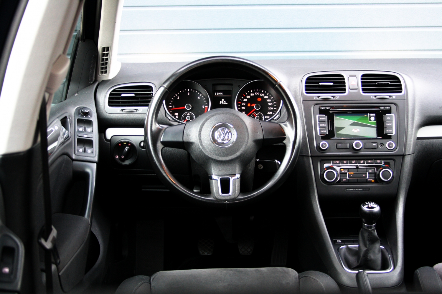 Volkswagen-Golf-VI-2.0TDI-2009-051.JPG