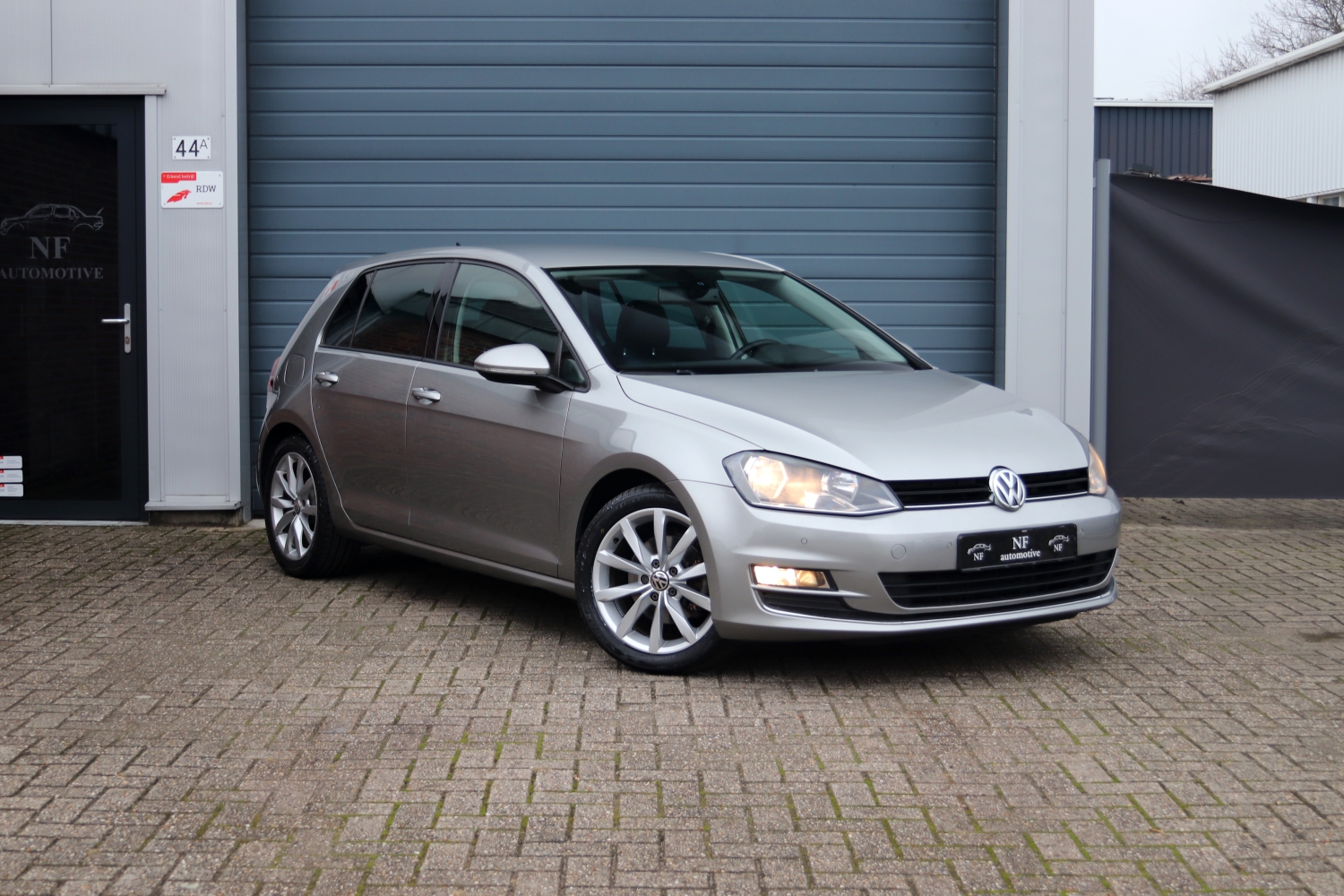 Volkswagen-Golf-VII-14TSI-2013-3SPD76-012.JPG