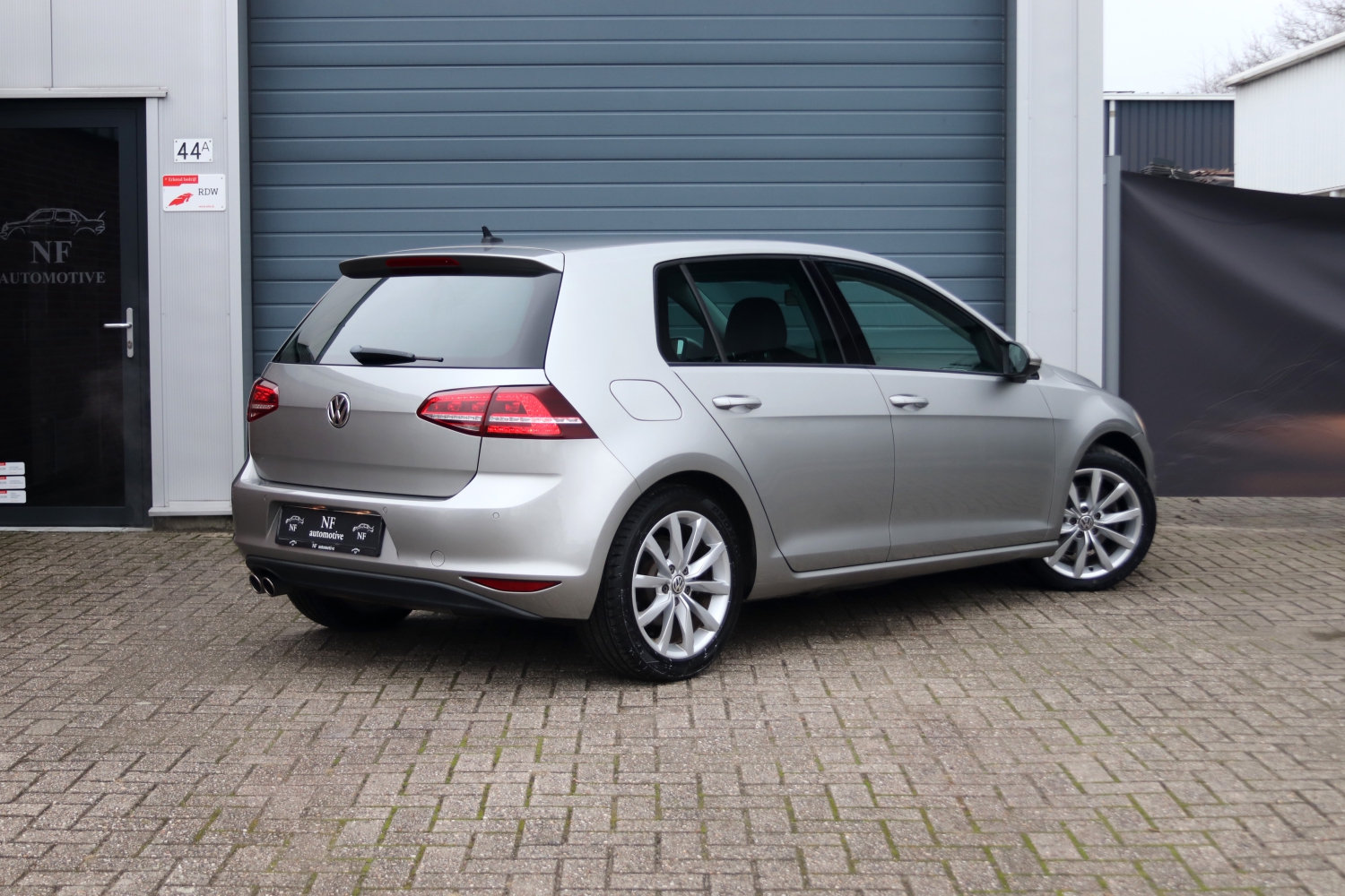 Volkswagen-Golf-VII-14TSI-2013-3SPD76-018.JPG