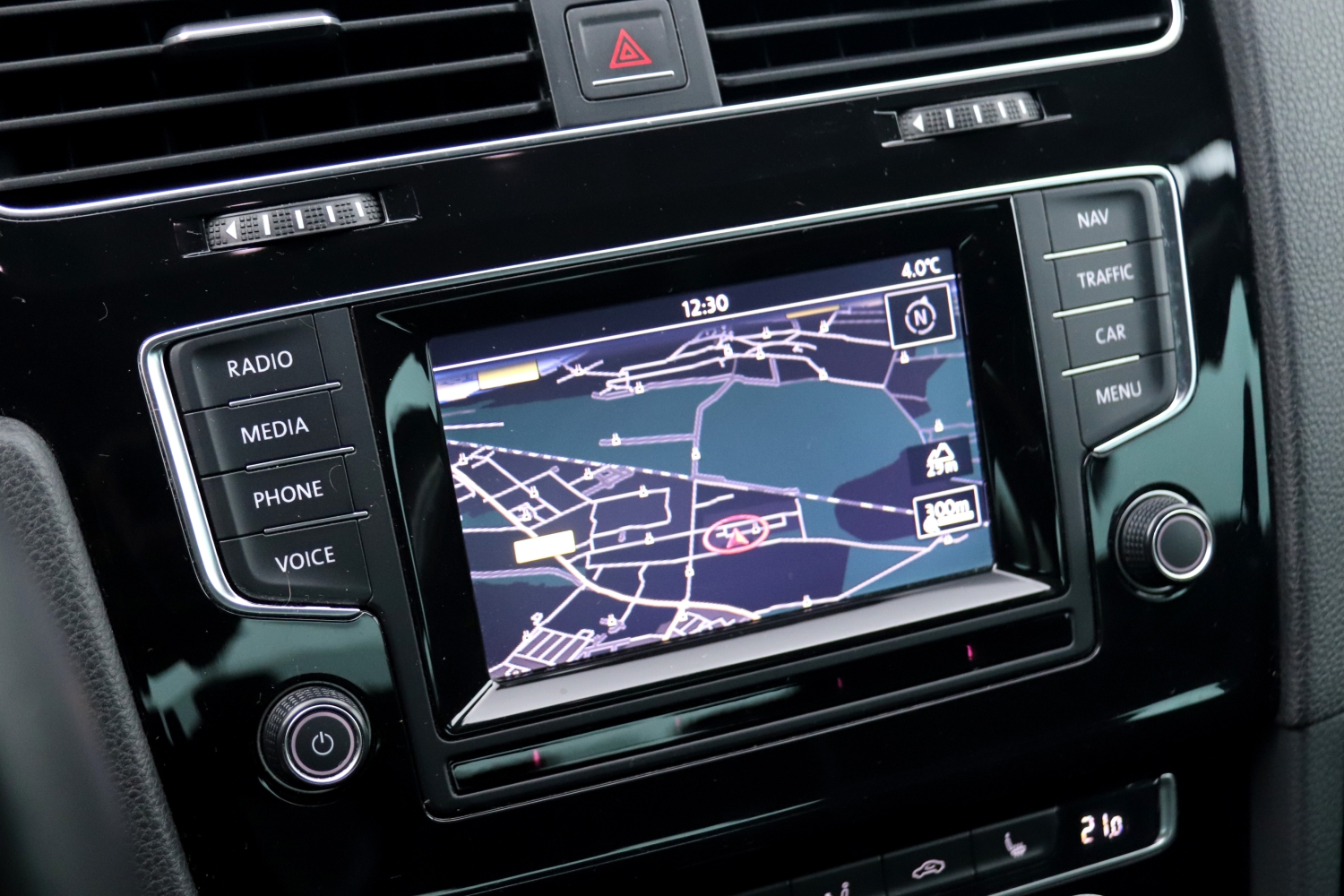 Volkswagen-Golf-VII-14TSI-2013-3SPD76-055.JPG