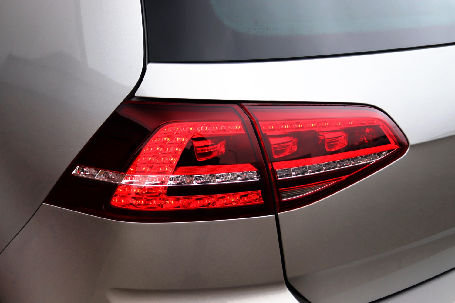 Volkswagen-Golf-VII-14TSI-2013-3SPD76-063.JPG