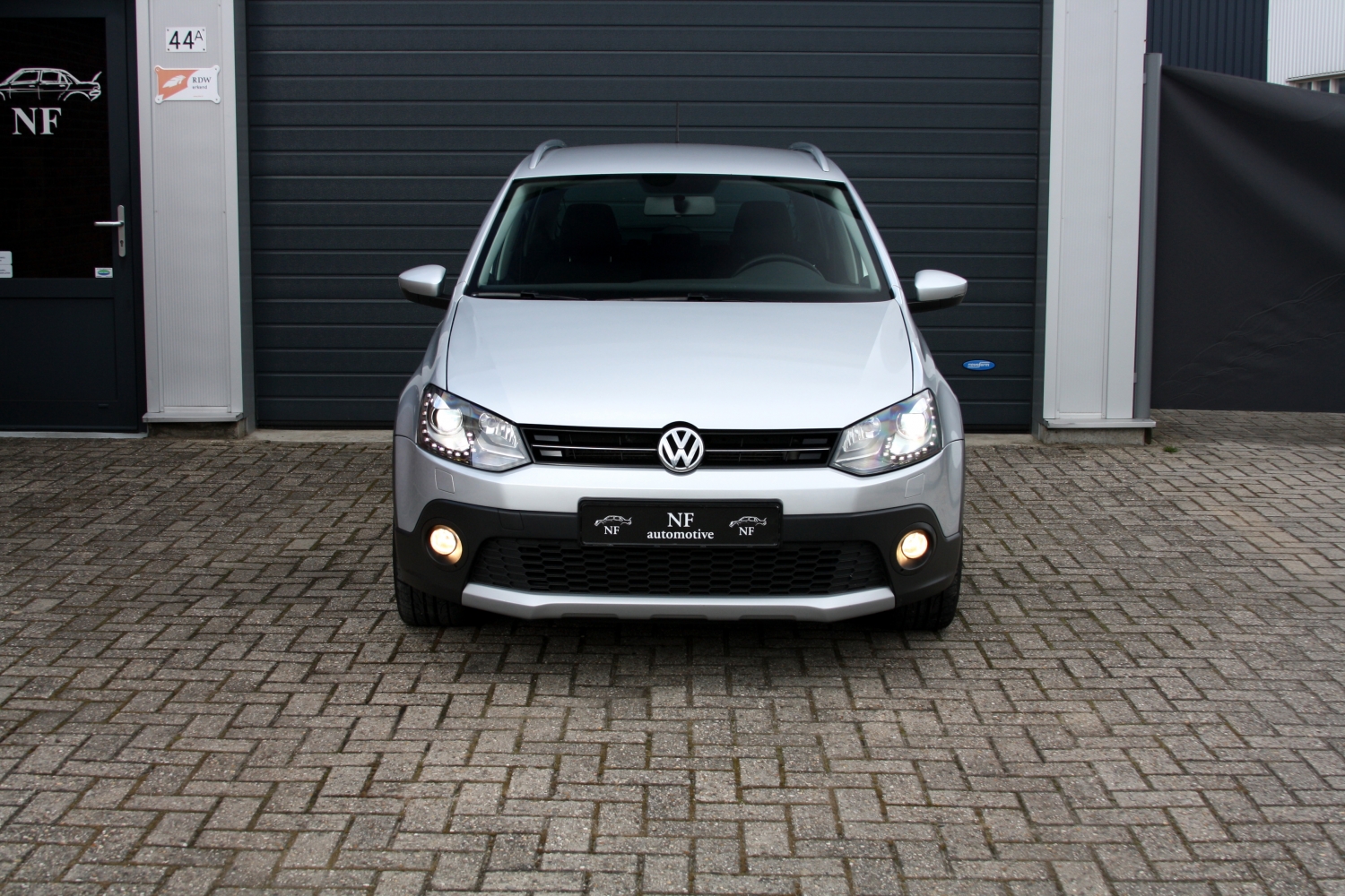 Volkswagen-Polo-Cross-1.6TDI-2011-009.JPG