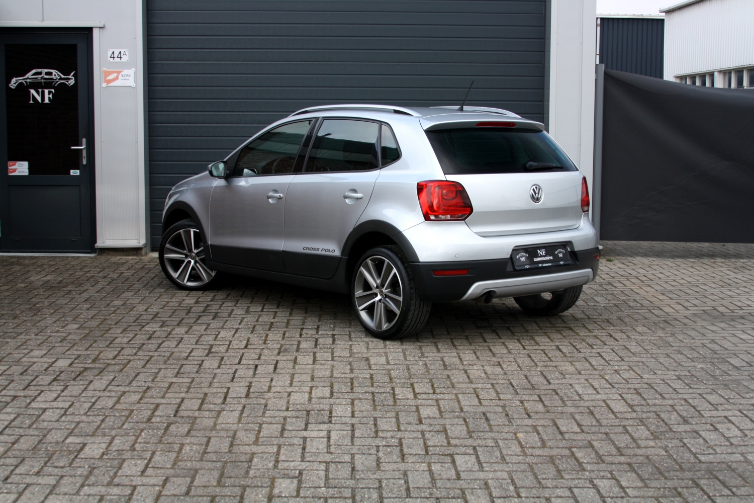 Volkswagen-Polo-Cross-1.6TDI-2011-022.JPG