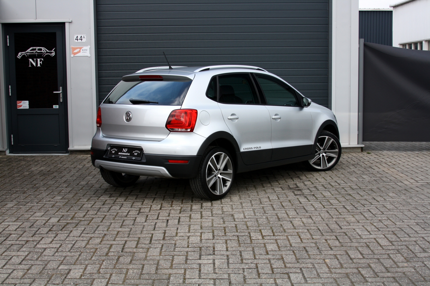 Volkswagen-Polo-Cross-1.6TDI-2011-025.JPG