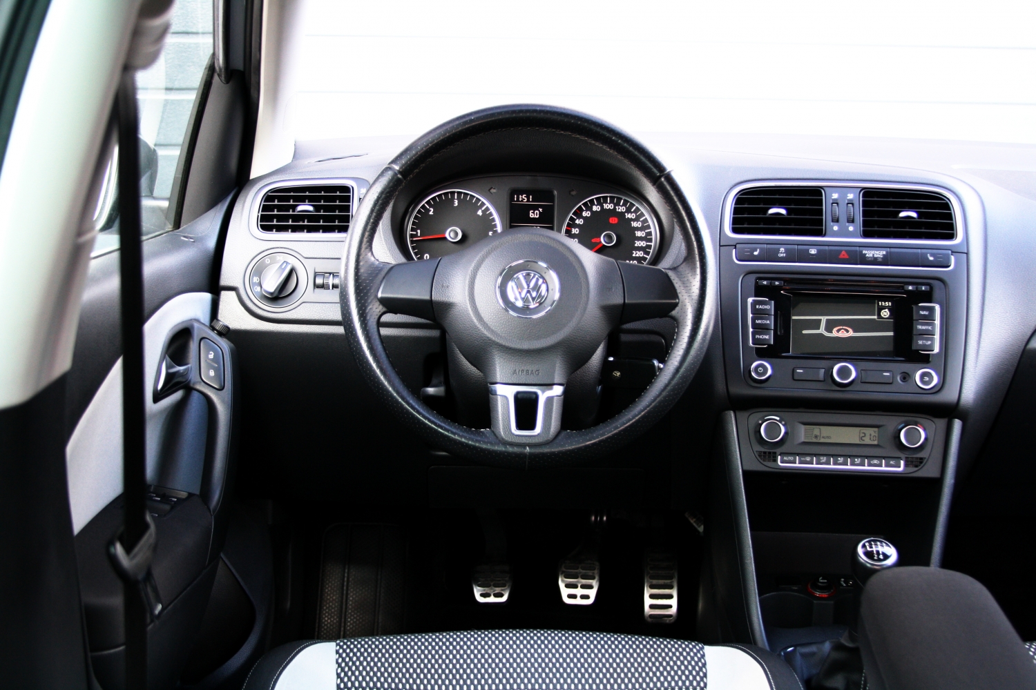 Volkswagen-Polo-Cross-1.6TDI-2011-031.JPG
