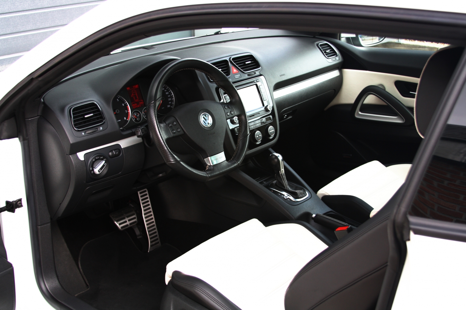 Volkswagen-Scirocco-2.0TSI-Collectors-Edition-2010-018.JPG