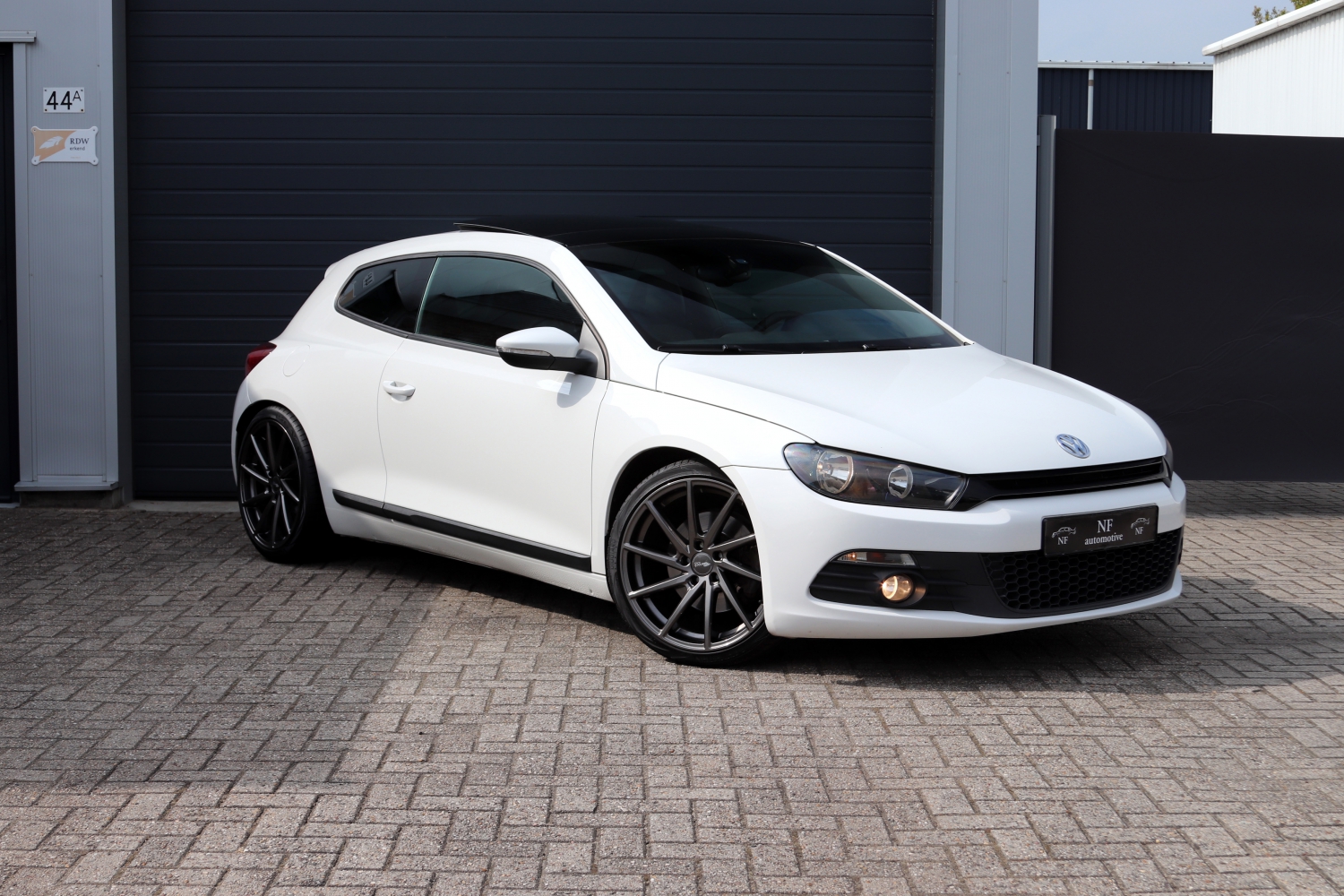 Volkswagen-Scirocco-20TSI-2008-40ZGS1-011.JPG