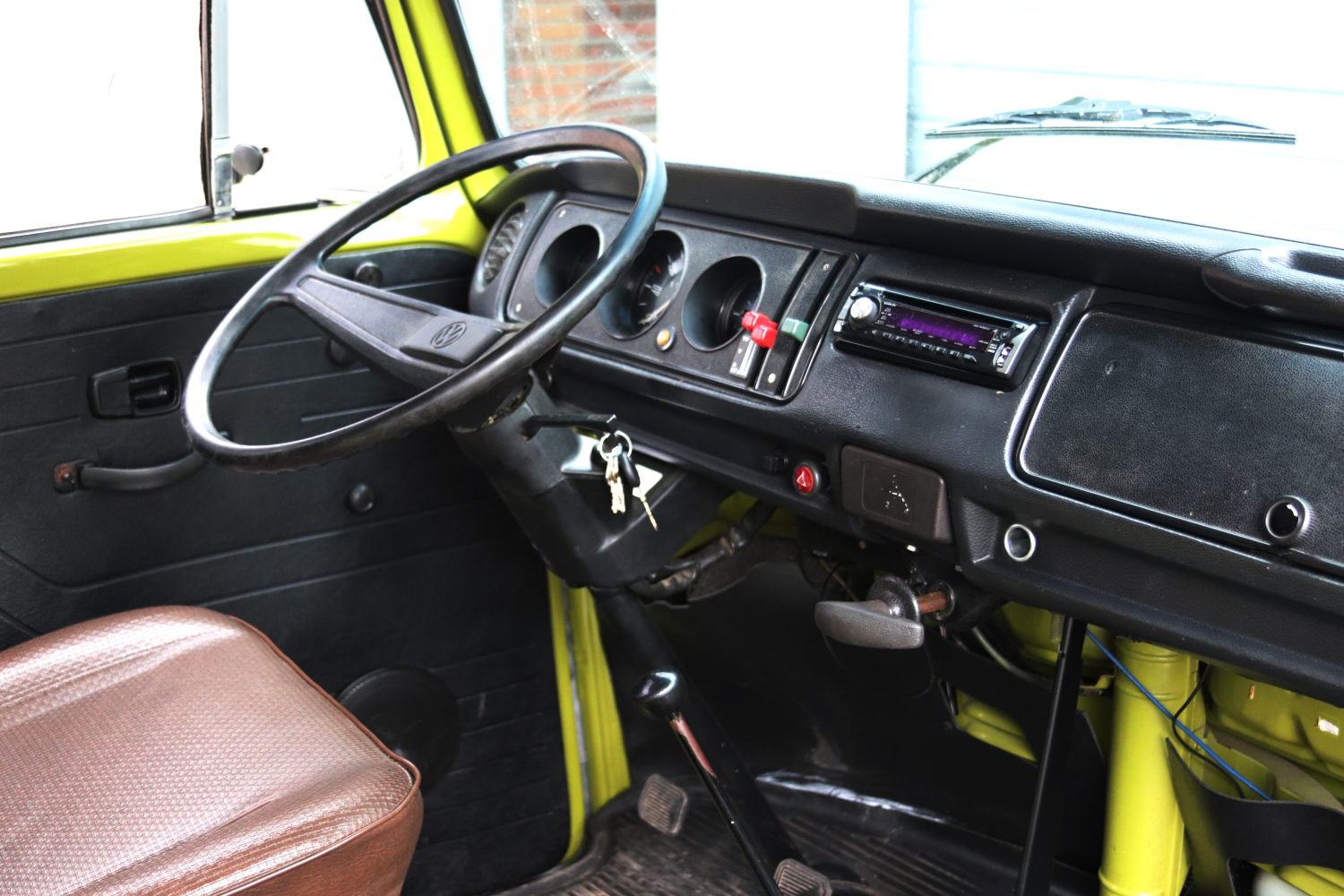 Volkswagen-T2-Westfalia-1976-79NX29-049.JPG