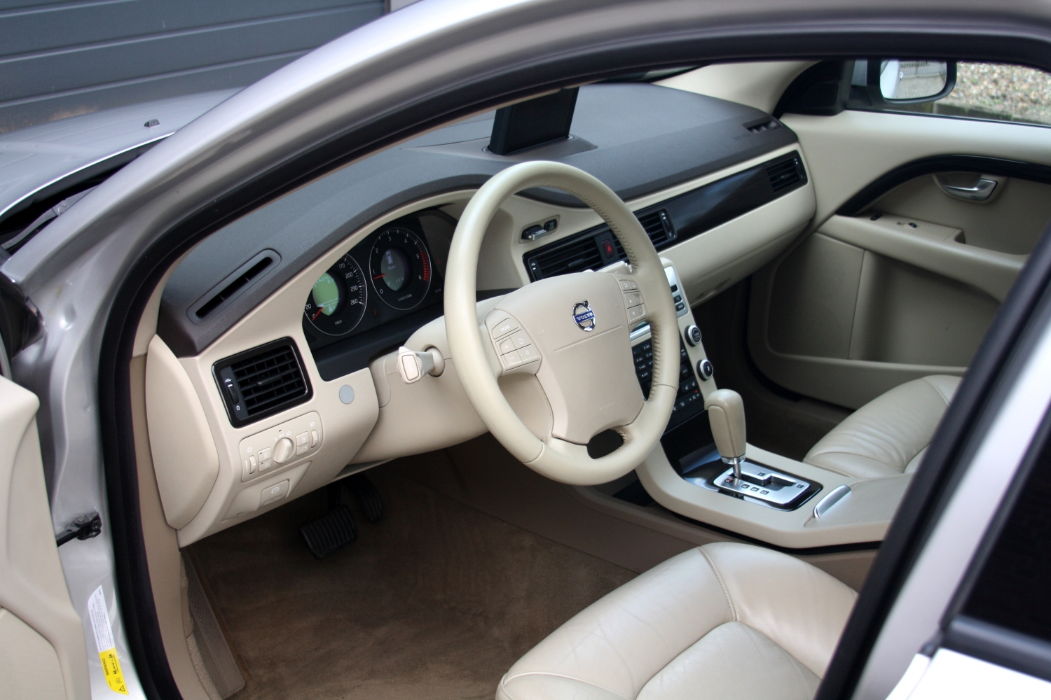 Volvo-V70-2.4D-2008-109.JPG