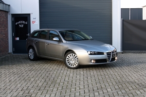 NF Automotive Alfa-Romeo-159-SW-3.2-Q4-2007-008.JPG