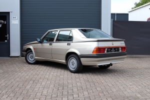 NF Automotive Alfa-Romeo-75-20TS-1987-RY42FV-019.JPG