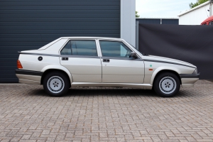 NF Automotive Alfa-Romeo-75-20TS-1987-RY42FV-082.JPG