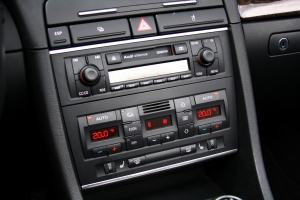 NF Automotive Audi-A4-Cabriolet-3.0-2003-063.JPG