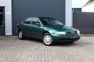 NF Automotive Audi-A4-Sedan-18-1999-TTFG77-015.JPG