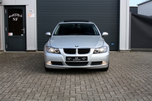 NF Automotive BMW-318i-Sedan-E90-2006-003.JPG