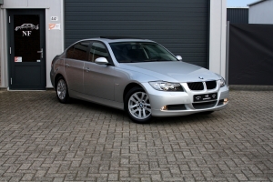 NF Automotive BMW-318i-Sedan-E90-2006-011.JPG