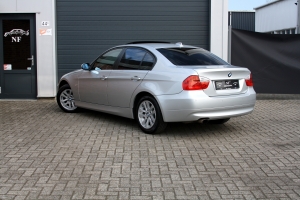 NF Automotive BMW-318i-Sedan-E90-2006-012.JPG