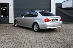 NF Automotive BMW-318i-Sedan-E90-2006-012.JPG