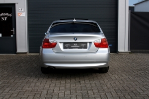 NF Automotive BMW-318i-Sedan-E90-2006-019.JPG