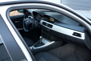 NF Automotive BMW-318i-Sedan-E90-2006-029.JPG